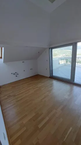 Zwei -Schlafzimmer -Wohnung in Budva in der Nähe der Altstadt